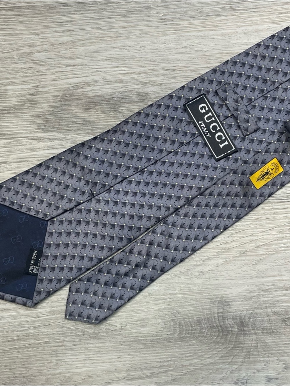 Gucci Silver-Gray Patterned Silk Tie - Men's Accessory
